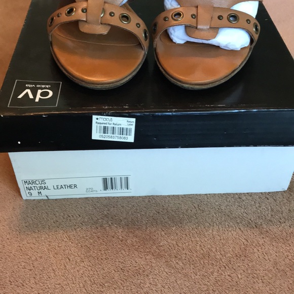 Dolce Vita Natural Leather Sandals. Size 9 - Picture 4 of 6